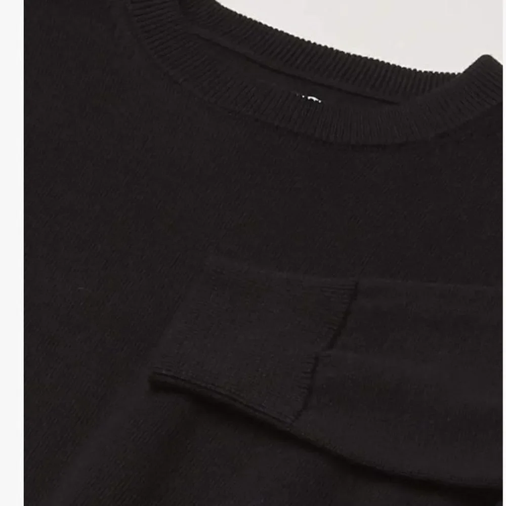 5/$25 Amazon Essentials Boys Black Crewneck Sweatshirt Size Small
